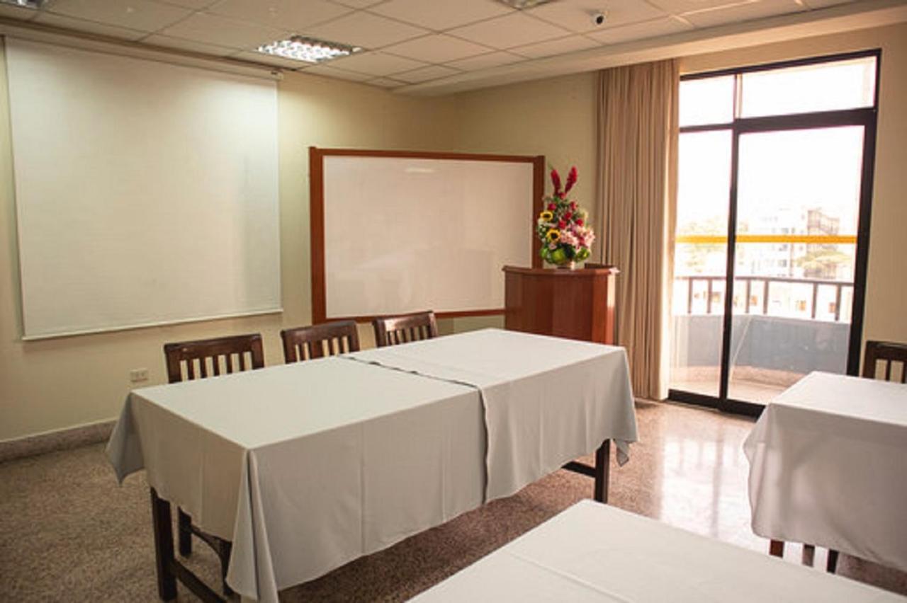 Hotel Ferrua Lima Exterior photo